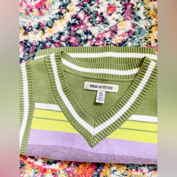 Urban Outfitters Randi Sweater Vest - Picture 9 of 9